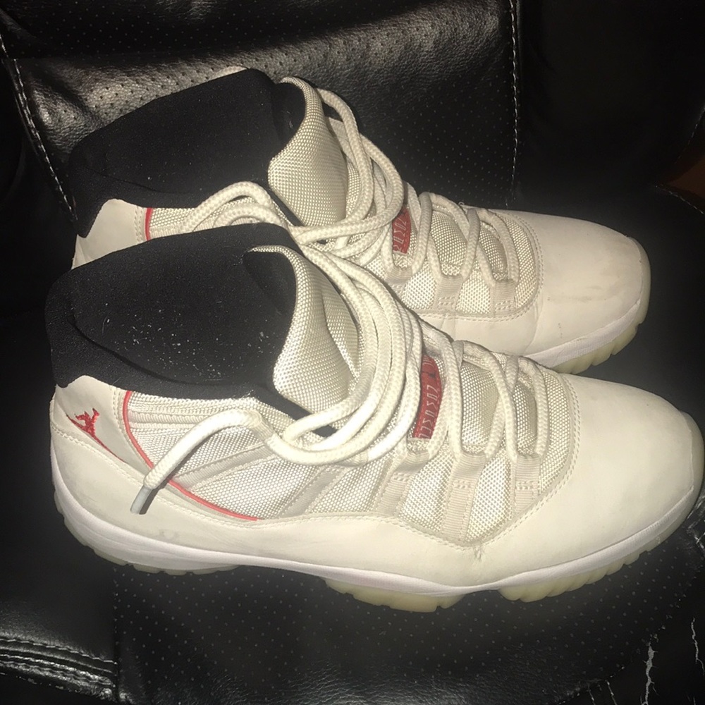 Jordan Retro 11 Platinum Tints